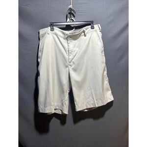 ￼ Nike Dri-FIT golf shorts in a light Grey Size 36 ￼#243